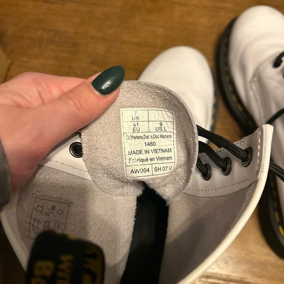 Dr. Martens 1460 White Leather Boots with Black Laces Size W9 - Picture 10 of 12